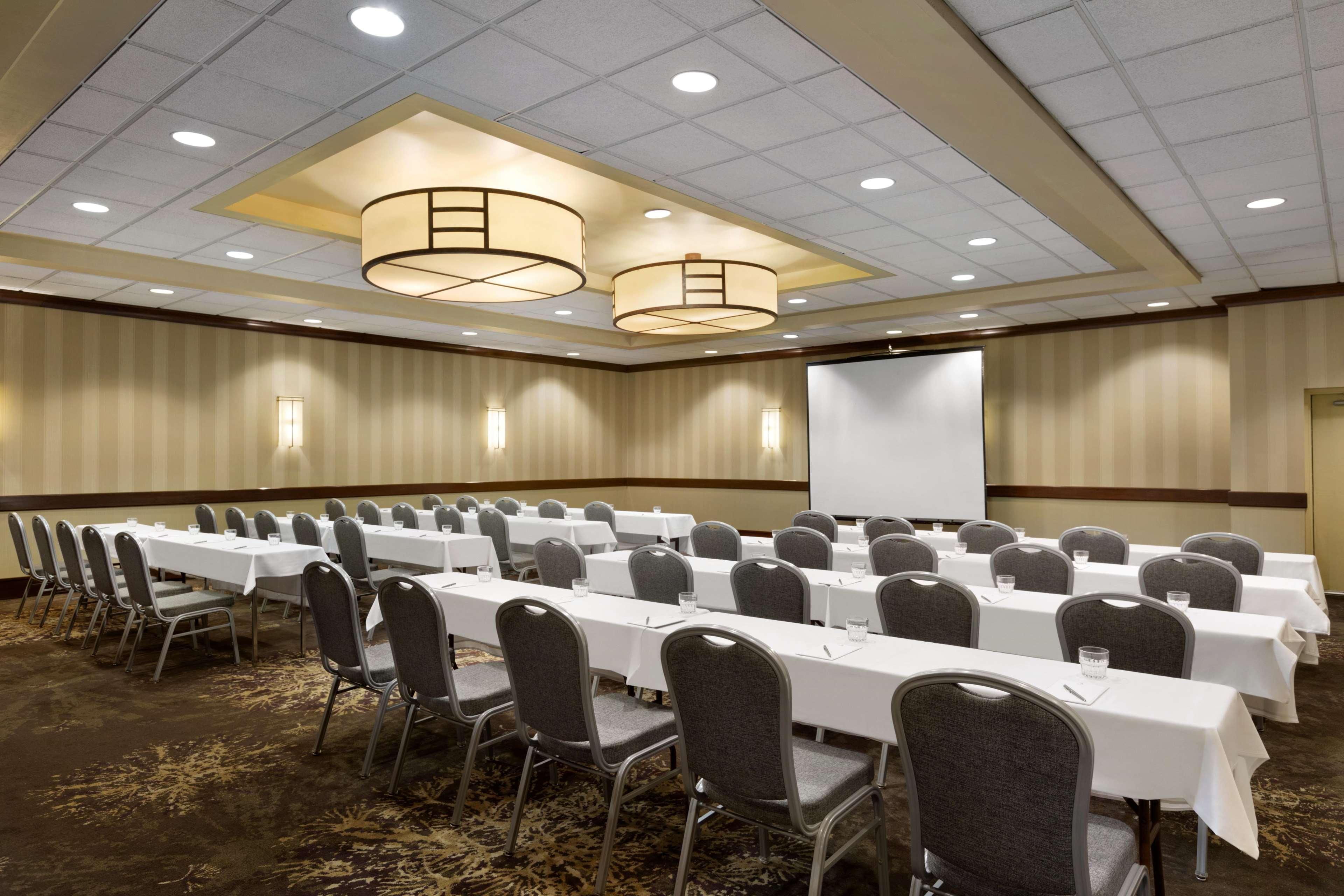 Embassy Suites By Hilton Piscataway Somerset Экстерьер фото