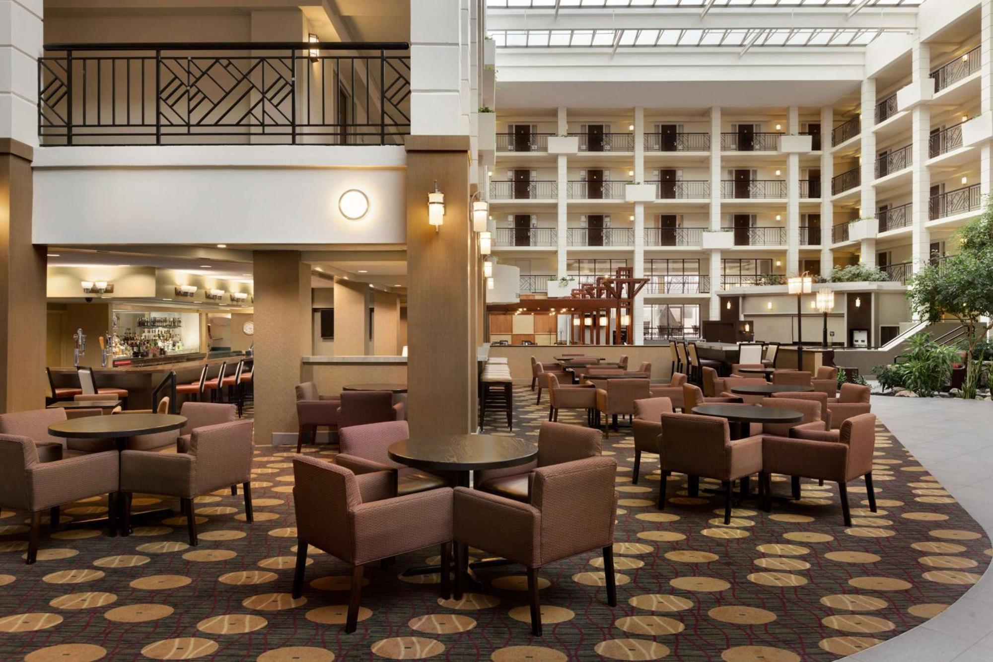 Embassy Suites By Hilton Piscataway Somerset Экстерьер фото