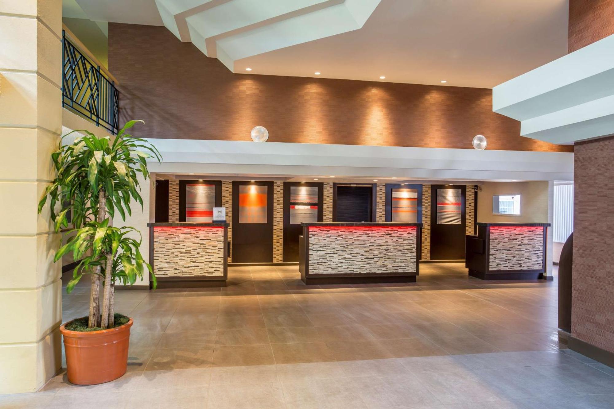 Embassy Suites By Hilton Piscataway Somerset Экстерьер фото